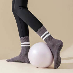 Chaussettes de sport de yoga d'automne pour femmes Pilates <span class=keywords><strong>barre</strong></span> parallèle No Show Floor Grip antidérapant tricoté anti-bactérien course à pied - Product Image 4