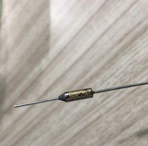 Тепловые Предохранители Emerson G4 MICROTEMP, рассчитанные на непрерывные рабочие токи до 10 ампер 250VAC. - Product Image 5