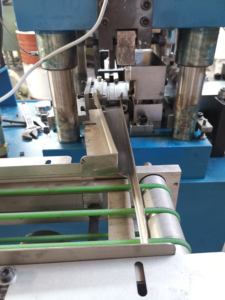 Máquina formadora de grapas de alta precisión 100-35 N-17 380V 5.5kW marca SSS - Product Image 4