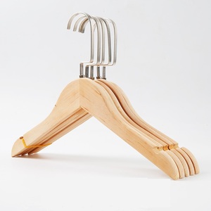 Cintre à Double étage en bois frêne blanc au design de mode avec pistolet, accessoires noirs pour garde-robe de magasin de vêtements, LOGO personnalisé - Product Image 6