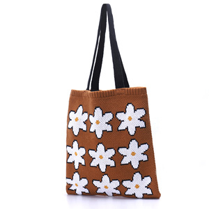 Bolso de mano de punto estilo japonés Kawaii para mujer, de poliéster bordado, para adolescentes, moda de <span class=keywords><strong>invierno</strong></span>, bolso de compras de <span class=keywords><strong>ganchillo</strong></span> con asa superior - Product Image 4