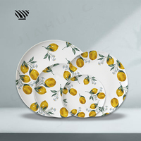 Assiette en céramique ornée de citron Motifs vibrants d'agrumes Durabilité et style pour des paysages de table de mariage captivants