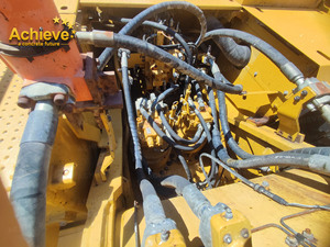 מחפר זחלי כבד קטרפילר 2020 מדגם 350 355, 50 טון, 5022 שעות עבודה, מנוע משומש בעל ביצועים גבוהים, בקר PLC. - Product Image 6