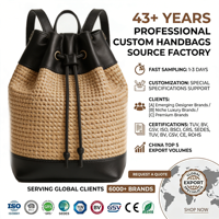 Sac seau tressé en paille pour femme, style plage printemps-été, avec garniture en cuir noir, imperméable, sac à dos à cordon, sac à main, logo personnalisé OEM ODM