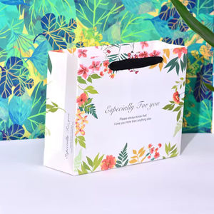 Sac en papier kraft personnalisé avec impression florale, poignée en ruban, vente chaude, sac en papier blanc de luxe de haute qualité avec impression de logo - Product Image 5