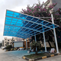 Abri de voiture moderne en aluminium pour extérieur avec toit en arche, thermolaqué pour un stationnement durable de plusieurs véhicules, tailles personnalisables