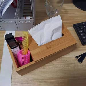 Caja de pañuelos de bambú con compartimento de almacenamiento de 25x13x12cm para organización de escritorio - Product Image 1