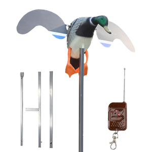 Décoy <span class=keywords><strong>de</strong></span> volaille électrique télécommandé à ailes battantes pour la <span class=keywords><strong>chasse</strong></span> en extérieur avec piquet <span class=keywords><strong>de</strong></span> sol pour utilisation en jardin - Product Image 1