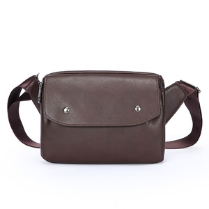Sac de poitrine multifonctionnel imperméable, sac banane ajustable en cuir véritable pour homme - Product Image 5