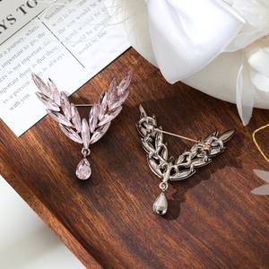 Broche Ailes d'Ange en Alliage Plaqué Or avec Strass, Épingle de Mode pour Femme, Cadeau pour Fiançailles, Mariage, Fête - Product Image 3