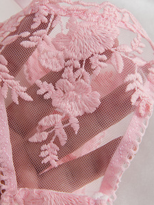 Ensemble de lingerie sexy 2 pièces pour femme, soutien-gorge à armatures en dentelle et culotte, push-up, à bretelles, en maille brodée transparente - Product Image 6