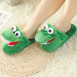 Chaussons en peluche crocodile à bouche ouverte amusants, pantoufles en coton dinosaure fantaisie, chaussons animaux ludiques pour les farces et le quotidien - Product Image 5