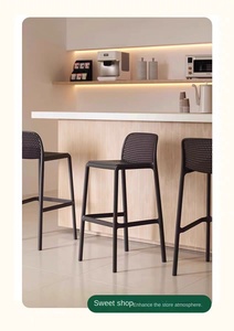 Taburete <span class=keywords><strong>de</strong></span> Bar <span class=keywords><strong>de</strong></span> plástico apilable <span class=keywords><strong>de</strong></span> diseño moderno con respaldo bajo y taburete <span class=keywords><strong>de</strong></span> mostrador sin brazos para muebles <span class=keywords><strong>de</strong></span> bar para el hogar interior y exterior - Product Image 2