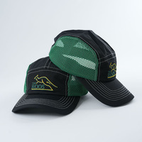 Casquette de sport en tissu 100% nylon imperméable, vert, avec filet noir, logo brodé, visière incurvée, 5 panneaux