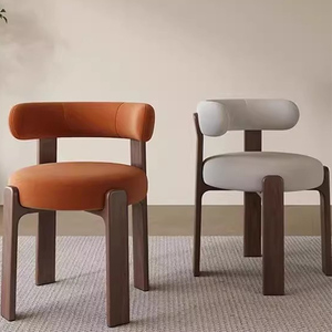 Chaise de salle à manger en bois massif de style médiéval nordique 2025 avec revêtement en cuir imperméable pour la maison et l'appartement, garantie de 3 ans - Product Image 1