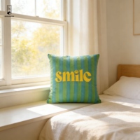 Housse de coussin brodée avec un motif de sourire - Housse de coussin rayée avec un visage heureux - Housse de coussin douce vert turquoise pour canapé