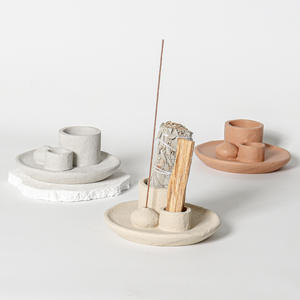 Porte-bougie artisanal en cire de coco de style nordique pour Noël et le Nouvel An, avec pot en porcelaine et plateau à encens en sauge, ornement - Product Image 1