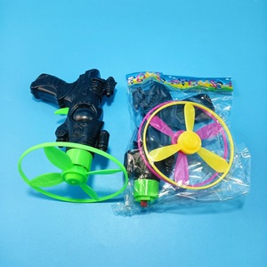 Pistola de juguete giratoria, Libélula de bambú 608, Juguete volador giratorio de retroceso, 1 yuan, Juguete para niños, Suministro de 2 yuanes - Product Image 1