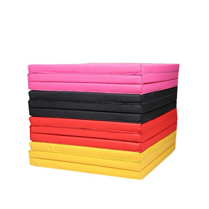 Venta al por mayor barato colorido triple plegable XPe EPE 4 pulgadas de espesor volteo plegable de espuma suave gimnasia aterrizaje alfombra de choque - Product Image 2