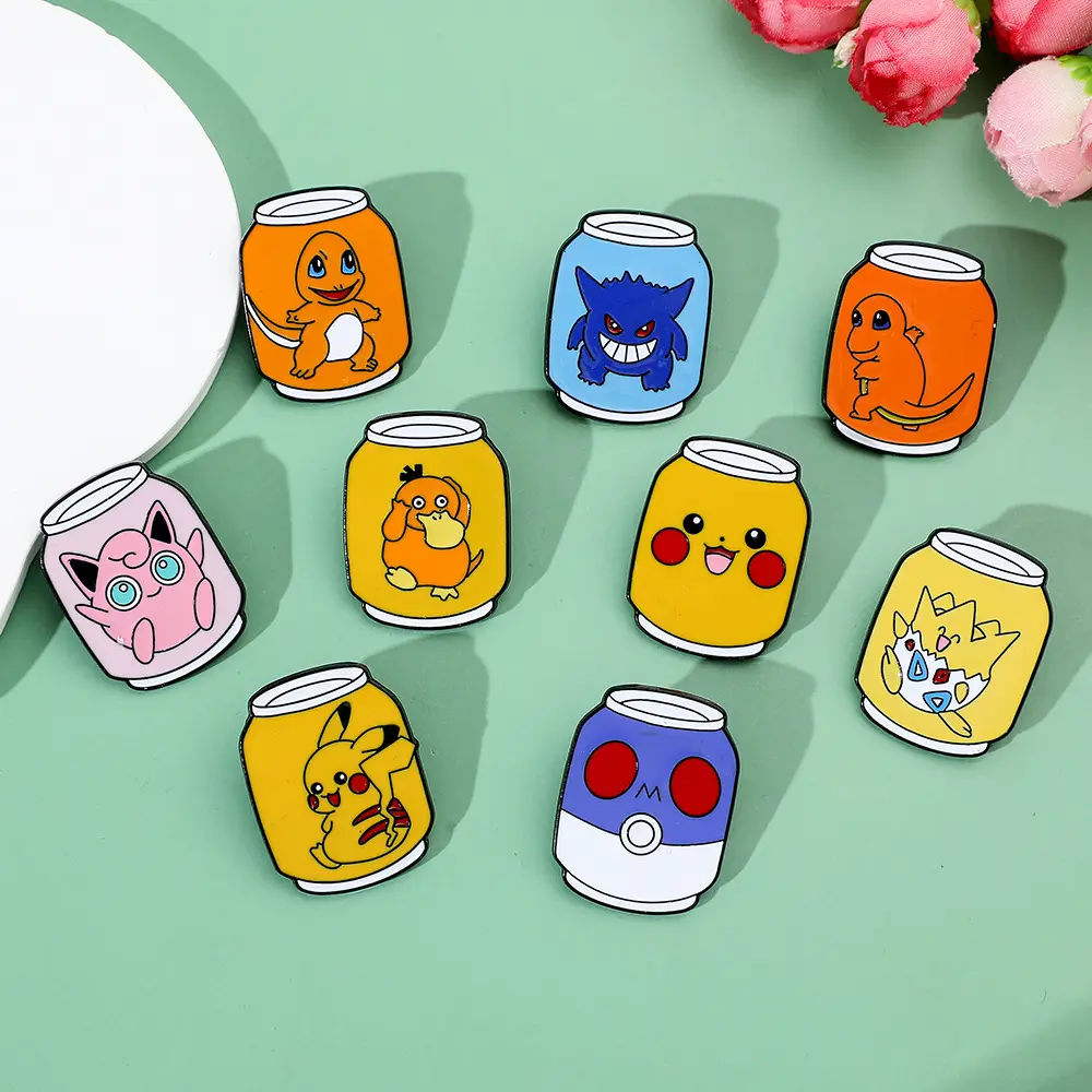 Venta al por mayor insignia de anime de dibujos animados japoneses puede dar forma a lindo bebé broche mascota Sprite alfileres de esmalte suave