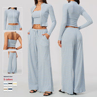 Nouvel ensemble de survêtement 3 pièces pour femme 2026 : veste courte zippée, haut bandeau et pantalon large rayé – Vente en gros