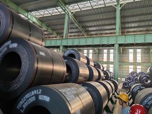 Bobine d'acier allié ASTM A36/S235JR/Q235B pour les services de soudage, de découpe et de pliage de plaques de navires, de chaudières et de conteneurs, laminé à chaud - Product Image 5