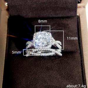 Anello a croce per donna con accenti scintillanti, elegante gioiello da dito alla moda - Product Image 5