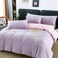 Ensemble de literie 4 pièces en velours laiteux rose pêche, broderie de papillons colorés, housse de couette brodée avec des lettres