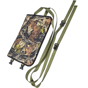 Coussin de genou camouflage avec sangle d'épaule amovible pour l'escalade d'arbres, la protection en activités de plein air et comme tapis de siège – Équipement - Product Image 1
