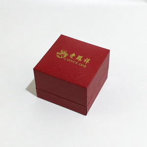 Lao Fengxiang กำไลข้อมือกล่องเครื่องประดับสไตล์ทแยงมุมขวาสีแดง - Product Image 4