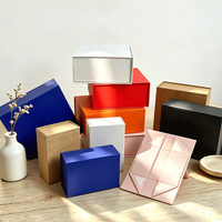 Boîte cadeau en carton pliable noire pour l'emballage des perruques avec logo personnalisé, boîte à fermeture magnétique de luxe pour l'emballage des extensions de cheveux