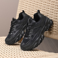 Chaussures de sport antidérapantes pour femmes, noires, amincissantes, rehaussantes, style Dad Shoes ; Tendance, à semelle épaisse, confortables, avec empeigne en maille