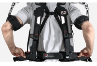 Exosquelette robotisé portable motorisé pour les membres inférieurs, pour l'assistance à la marche, la rééducation et l'entraînement à la marche