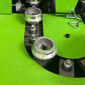 Máquina Sopladora Semiautomática Manual de 2 Cavidades para Botellas de Agua de Plástico de 2L y Frascos de Cosméticos, 700 a 1200 BPH - Product Image 3