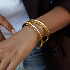 Bracelet ouvert en diamant, acier inoxydable 18 carats, triangle, diamants naturels, bijoux pour femmes, usage quotidien, origine Yiwu - Product Image 3