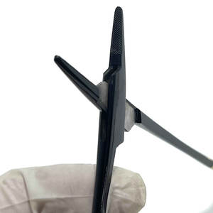 Pinzas Portaagujas Profesionales de Acero Inoxidable con Mango Dorado, Base para Instrumentos Quirúrgicos, Tijeras Portaagujas de Alta Calidad - Product Image 3