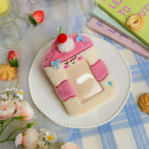 Porte-cartes en peluche douce en forme de maison Milkshake, mignon et kawaii, avec décor cerise, pochette photo en tissu moelleux, protège-carte d'identité et de bus, porte-clés - Product Image 4