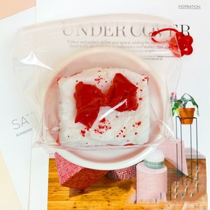 Jouet anti-stress à récupération lente pour Noël, gadget amusant pour soulager le stress, cadeau de Noël mignon - Product Image 3