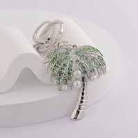 Porte-clés Cocotier, Porte-clés Arbre Tropical, Mini Charme de Sac Palmier pour Femmes et Hommes, Cadeaux d'Été pour Voyages et Vacances, Plusieurs Styles de Charms