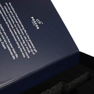 Caja de Regalo Navideña de Cartón Negro Rígido con Logotipo Personalizado e Inserto de Esponja - Product Image 5