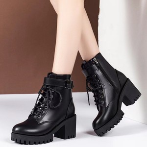 <span class=keywords><strong>Stivali</strong></span> con <span class=keywords><strong>Tacco</strong></span> <span class=keywords><strong>Alto</strong></span> di Grande Taglia, Novità Autunno-Inverno, Stivaletti da Donna Neri con Punta Rotonda, <span class=keywords><strong>Tacco</strong></span> Spesso e Fibbia - Product Image 4