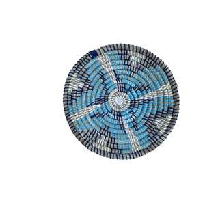 Panier mural en rotin fait main, multicolore, style bohème, ensemble de paniers décoratifs tissés pour salon, en vente - Product Image 4