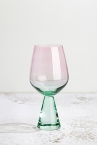 Juego de Copas de Vino Tinto Modernas y Ecológicas de Cristal sin Plomo Raymond, 2 Copas con Base Triangular Prensada en Degradado Rosa, Verde Amarillo y Verde, 388 ml - Product Image 2