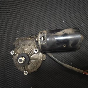 Moteur d'essuie-glace 67638352150 d'origine, pièces automobiles d'occasion pour BMW Série 7 <span class=keywords><strong>E38</strong></span> 728 <span class=keywords><strong>740Li</strong></span> - Product Image 4