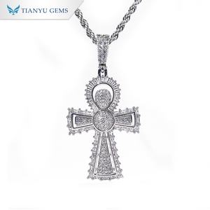 Collar con Colgante de Cruz Tianyu con Diamantes Engastados en Pavé: Un Collar de Cuerda Clásico, Lujoso y Exquisito - Product Image 1