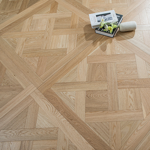 Parquet en chêne multicouche T&G Versailles non traité, non toxique, facile à installer, durable, qualité AB 16 mm, pour hôtel de charme - Product Image 1