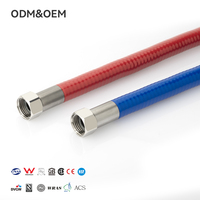 Tuyau flexible ondulé en PVC (rouge) avec revêtement en acier inoxydable, tuyau en PVC plaqué pour l'eau, l'isolation thermique, la douche, la plomberie