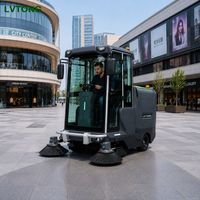 LVTONG OEM Balayeuse de sol industrielle électrique autoportée 2050 mm avec aspiration et pulvérisation d'eau, batterie 48V100AH, autonomie de 5 à 8 heures