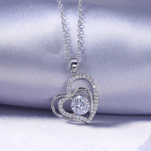 Collana con ciondolo a forma di cuore lucido, elegante ornamento per coppie, per occasioni festive - Product Image 2