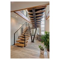 Escalier Lustre Design Moderne Plafond Haut pour Manoir Avec Grandeur Escalier